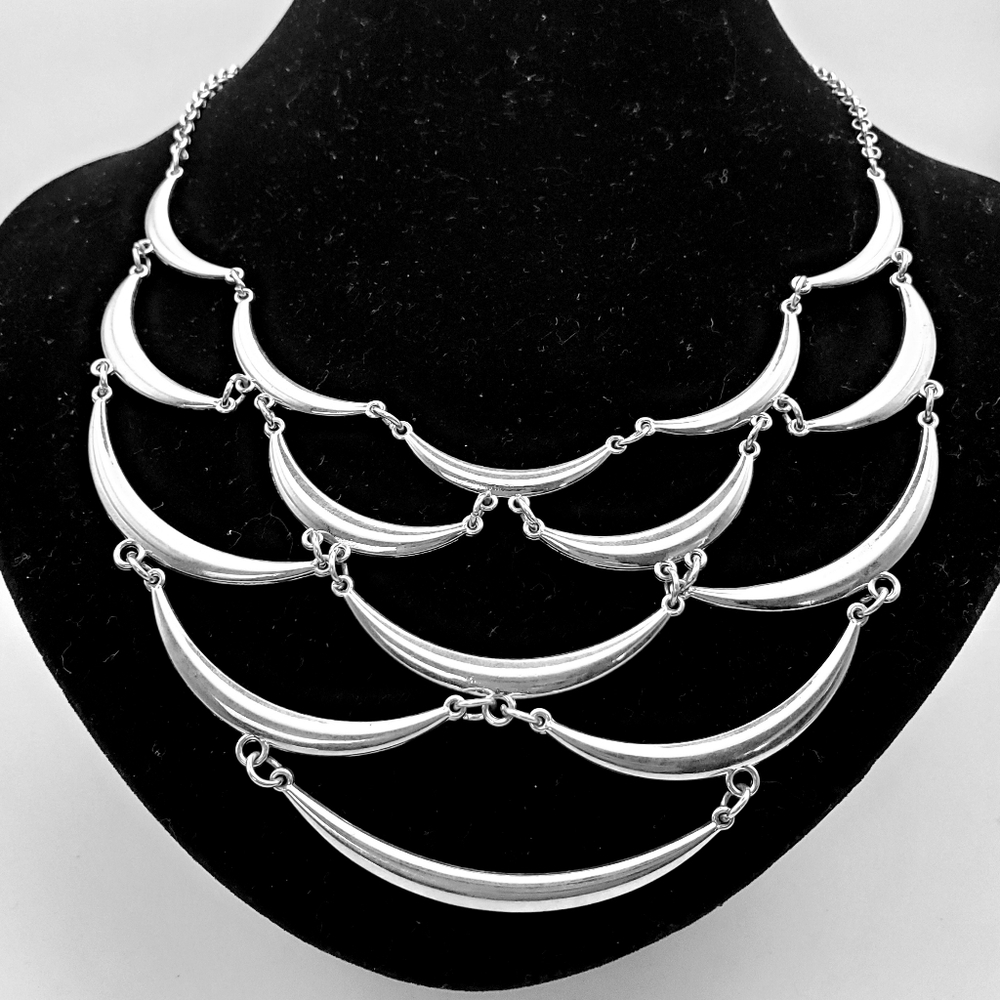 Elegant Silver Bib Statement Necklace Scalloped Design